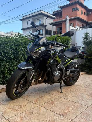 KAWASAKI Z900 KAWASAKI Z900